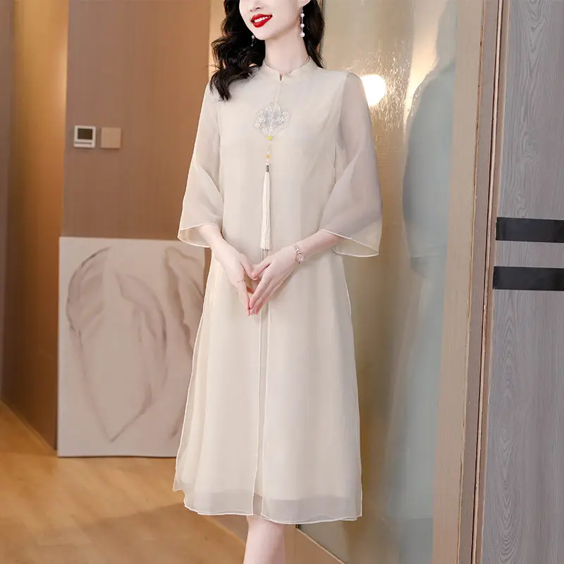 

2023 New Chinese Style Silk Dress Summer Embroidery Women's Improved Qipao Fashion Stand Collar Retro Elegant Dresses Midi 1129