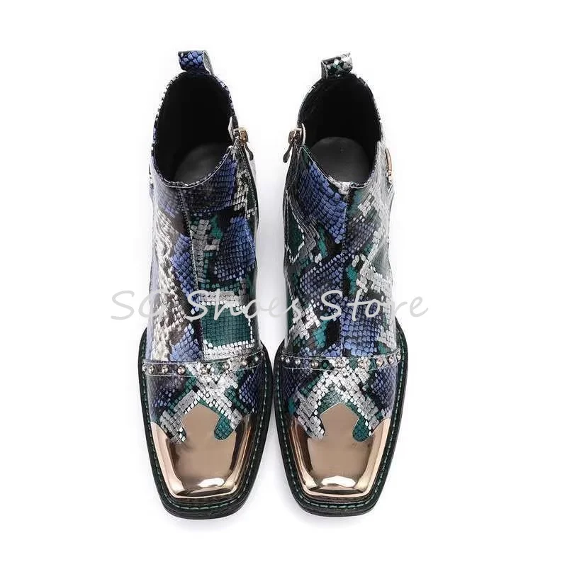 الذكور الأحذية الجلدية فستان الحفلات أحذية مختلط اللون جلد الثعبان نمط تشيلسي الأحذية للرجال المعادن أشار تو حذاء بكعب مكتنز