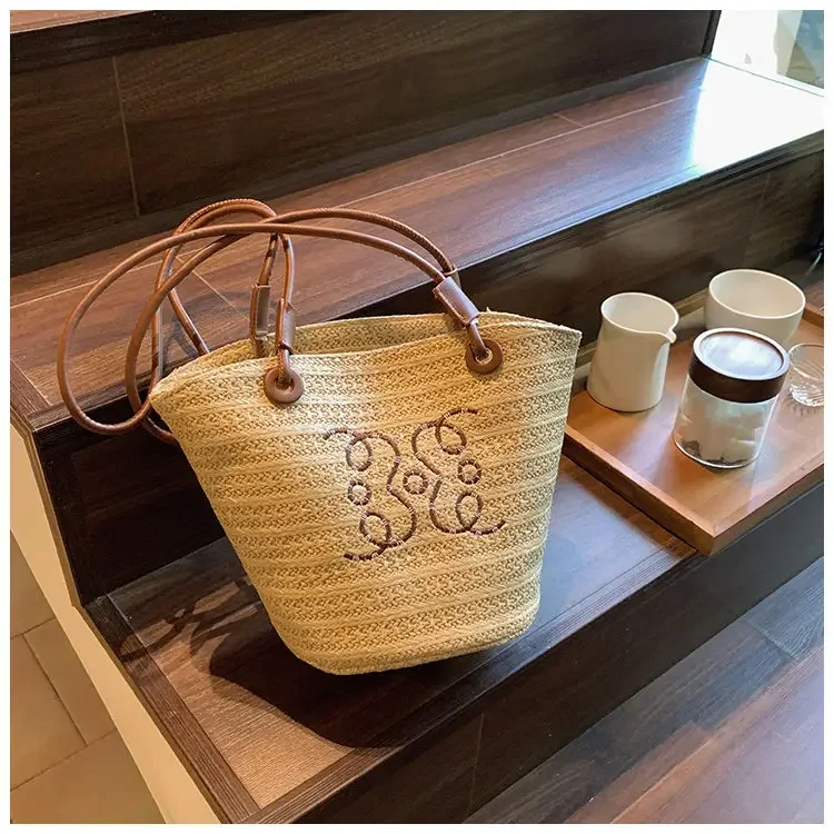 Popular Bag Women\'s handbag High Capacity 2023 New Shoulder Grass Woven Bag Texture Summer Versatile Fashion beach Bucket Bag