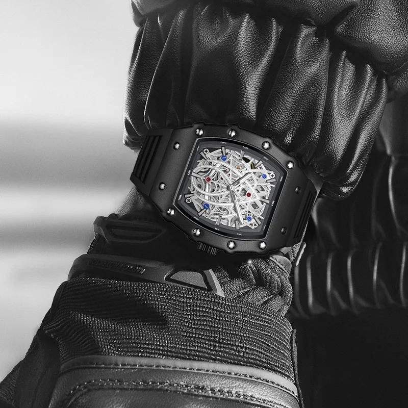 Wormhole Concept นาฬิกากันน้ําผู้ชายกลางแจ้ง Wine Barrel อัตโนมัติ Hollow Mechanical นาฬิกาผู้ชายนาฬิกานาฬิกาส่องสว่าง