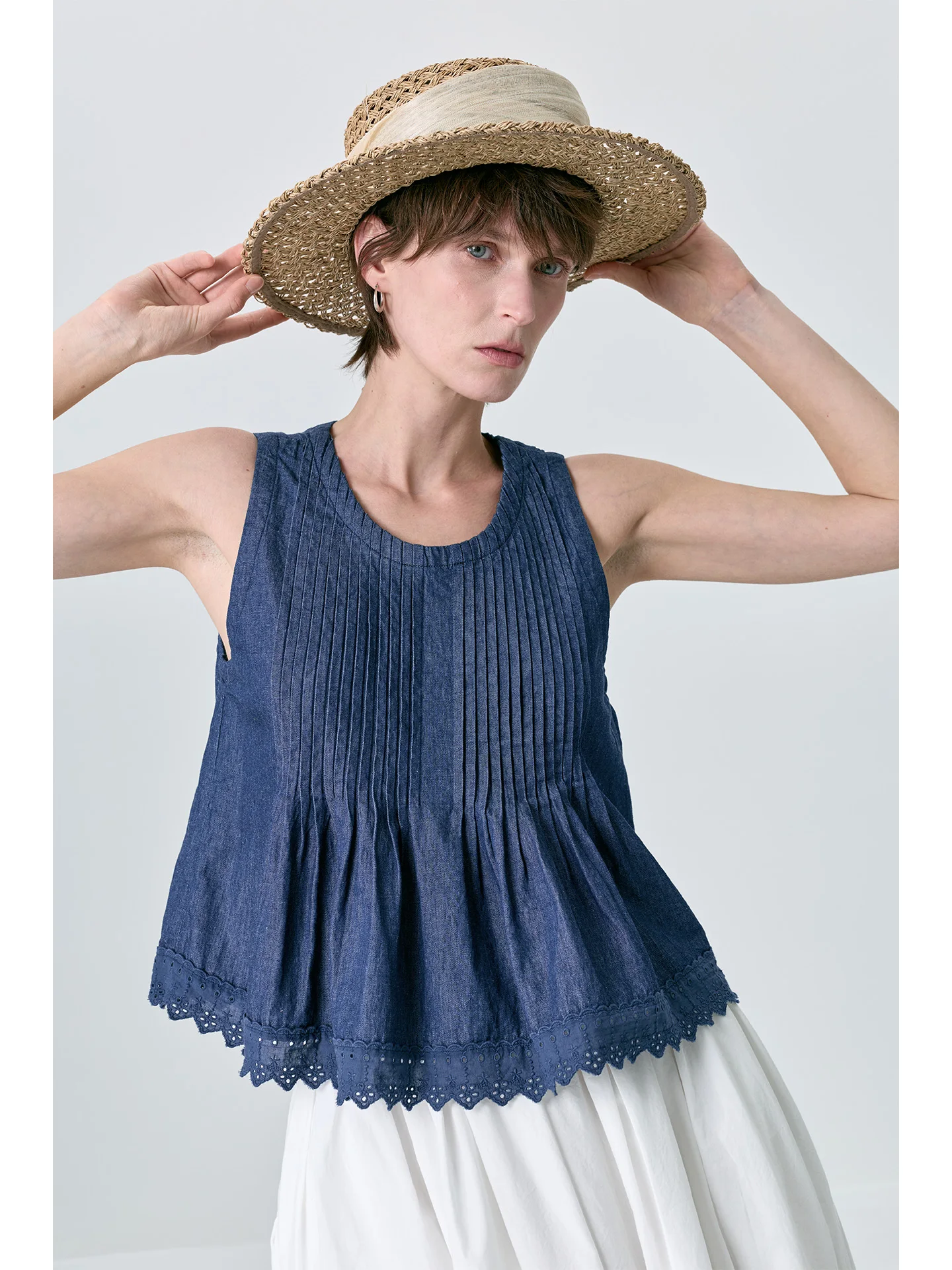 

Новая женская льняная хлопковая синяя блузка с цветочным принтом без рукавов, свободная, повседневная, дышащая, удобная, с круглым вырезом, для ежедневной носки