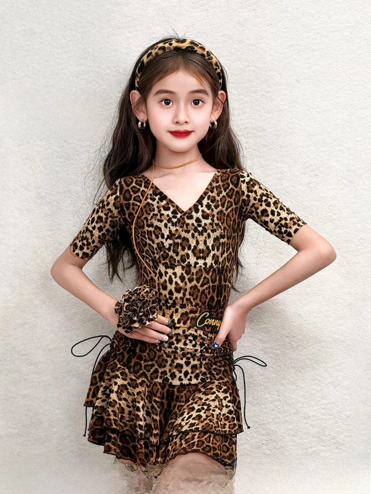 女の子用ラテンダンスパフォーマンス衣装-ヒョウ柄トップスカートセット-vネック半袖-取り外し可能な胸パッド-フルバックデザイン
