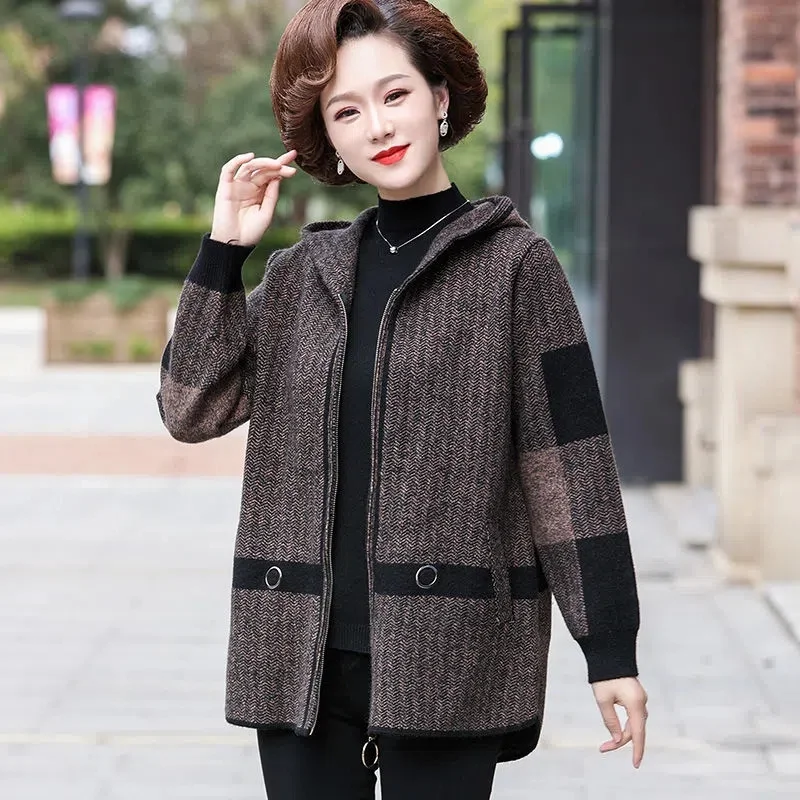 2023 New Mother Spring Autumn Clothes Western Style Top Clothes Middle-Aged Women Cardigan Middle-Aged and Elderly Hooded Jacket