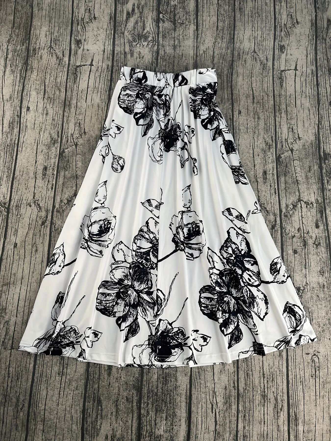 Luxy Trio Women's Plus Size Elegant Floral Print Skirt, A-Line, - Perfect for Spring & Summer