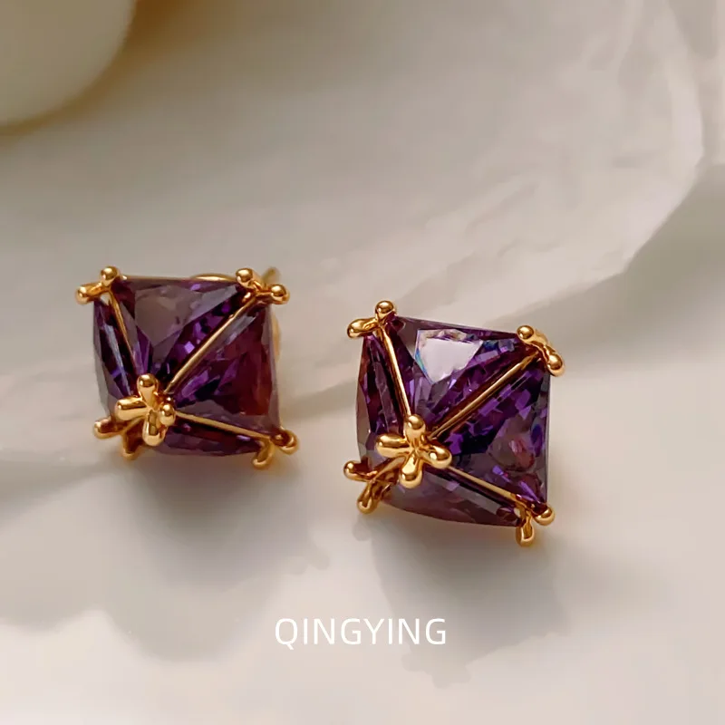 

Женские серьги-гвоздики из серебра 925 пробы