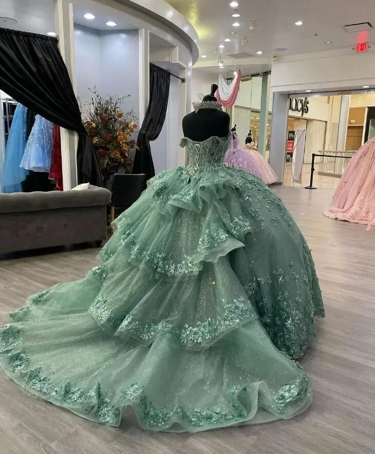 Vestido de quinceañera verde salvia con encaje, cola sin volantes, apliques florales, hombros descubiertos, 15 años de graduación, personalizado, M