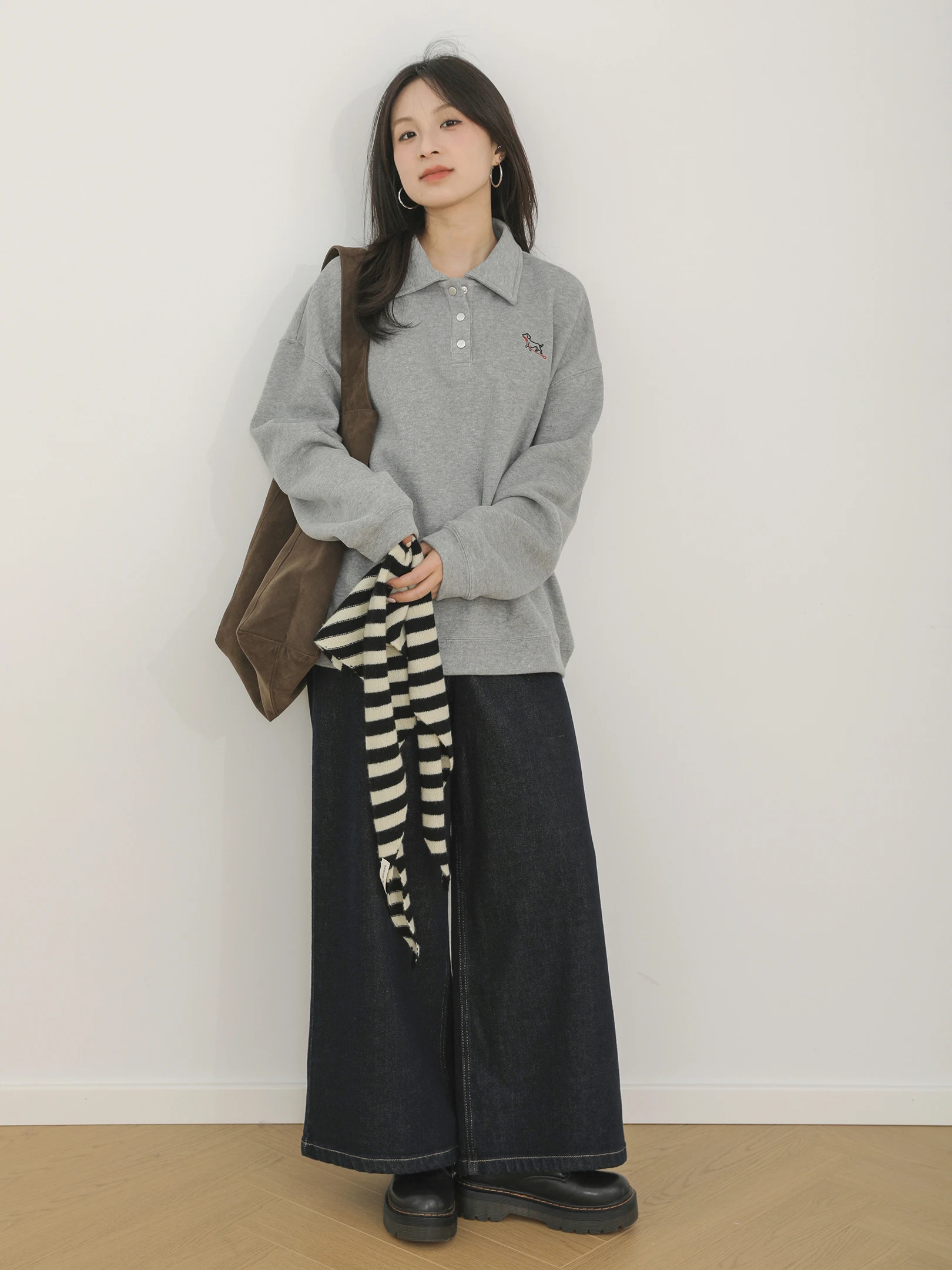 

Женская толстовка Sanmu Social 2025: Новинка осени, ретро-стиль, вышивка, воротник-стойка, свободный крой, длинный рукав