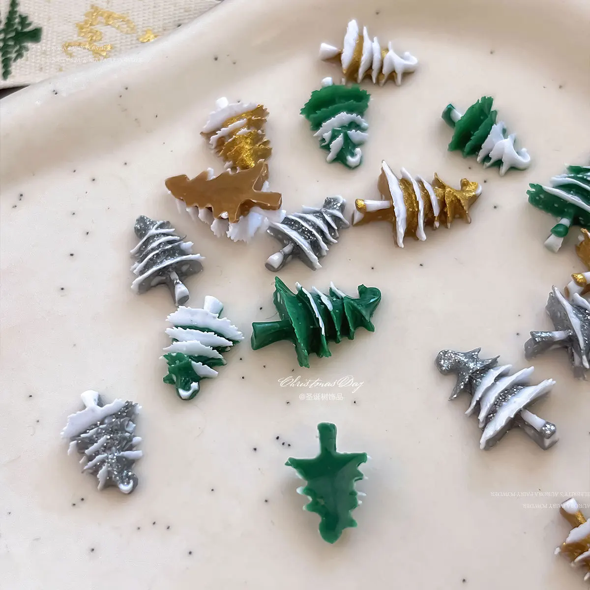20pcs Mini Christmas Tree Nail Accessories Cartoon Resin 3D Xmas Tree Nail Diamond New Christmas Manicure Nail Art Charms