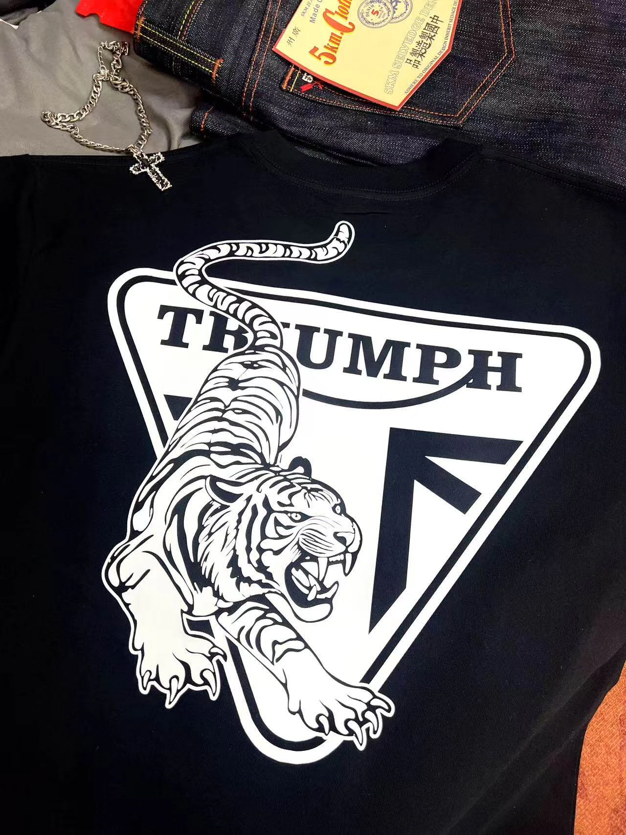 Neues Downhill Tiger American Retro Motorrad-T-Shirt für Männer und Frauen aus Baumwolle, locker geschnitten, mit Rundhalsausschnitt und kurzen Ärmeln. – Detail 5