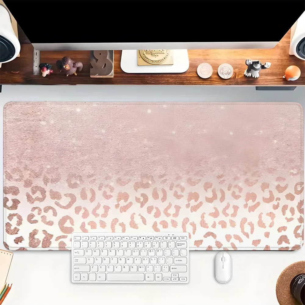 

Розовый коврик для мыши с леопардовым принтом, милый игровой коврик для мыши XXL, резиновая основа с прошитыми краями, нескользящий коврик для стола, аксессуары для компьютерного стола