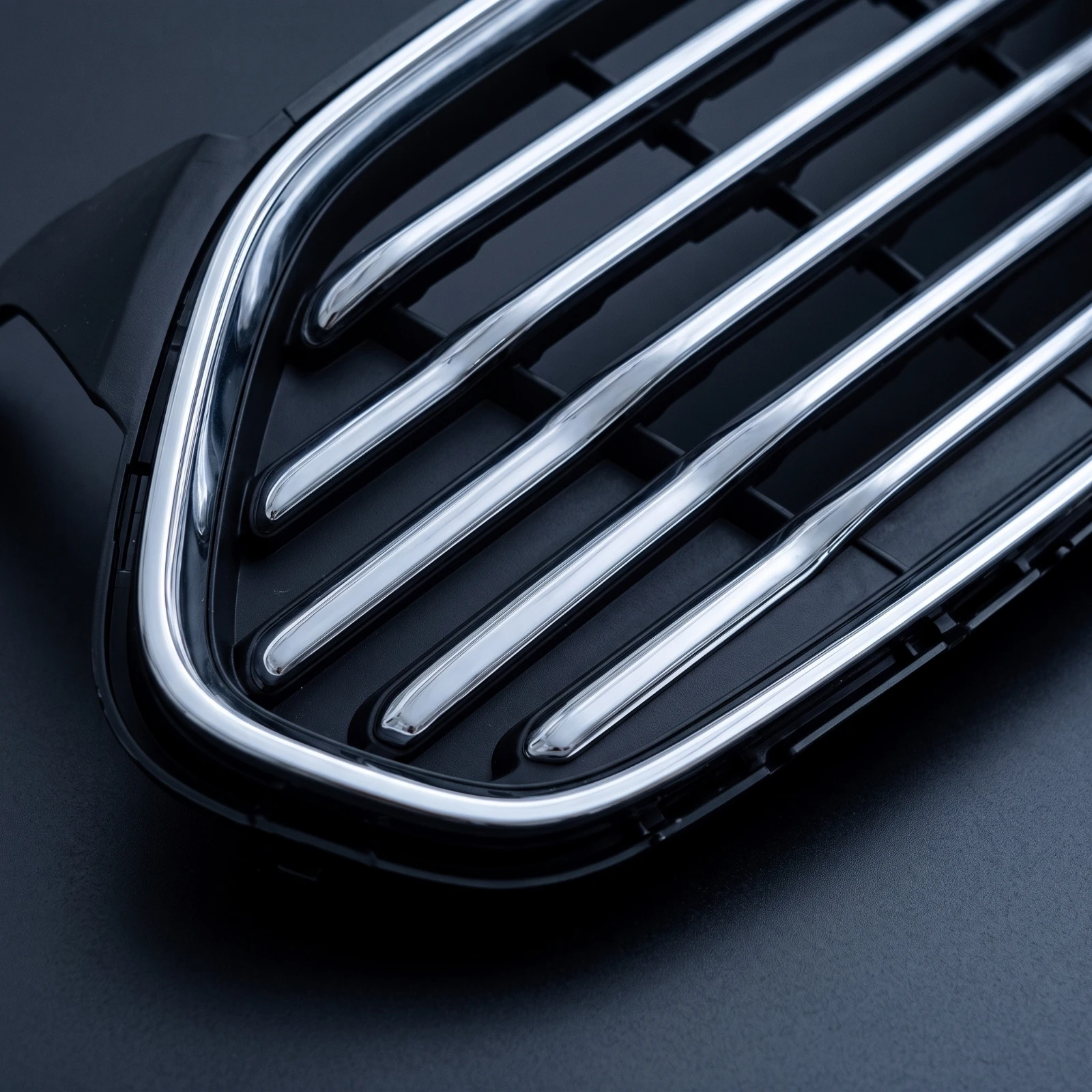 Front Upper Grille Insert Replacement Grille Insert Automotive Part Aftermarket High Strength