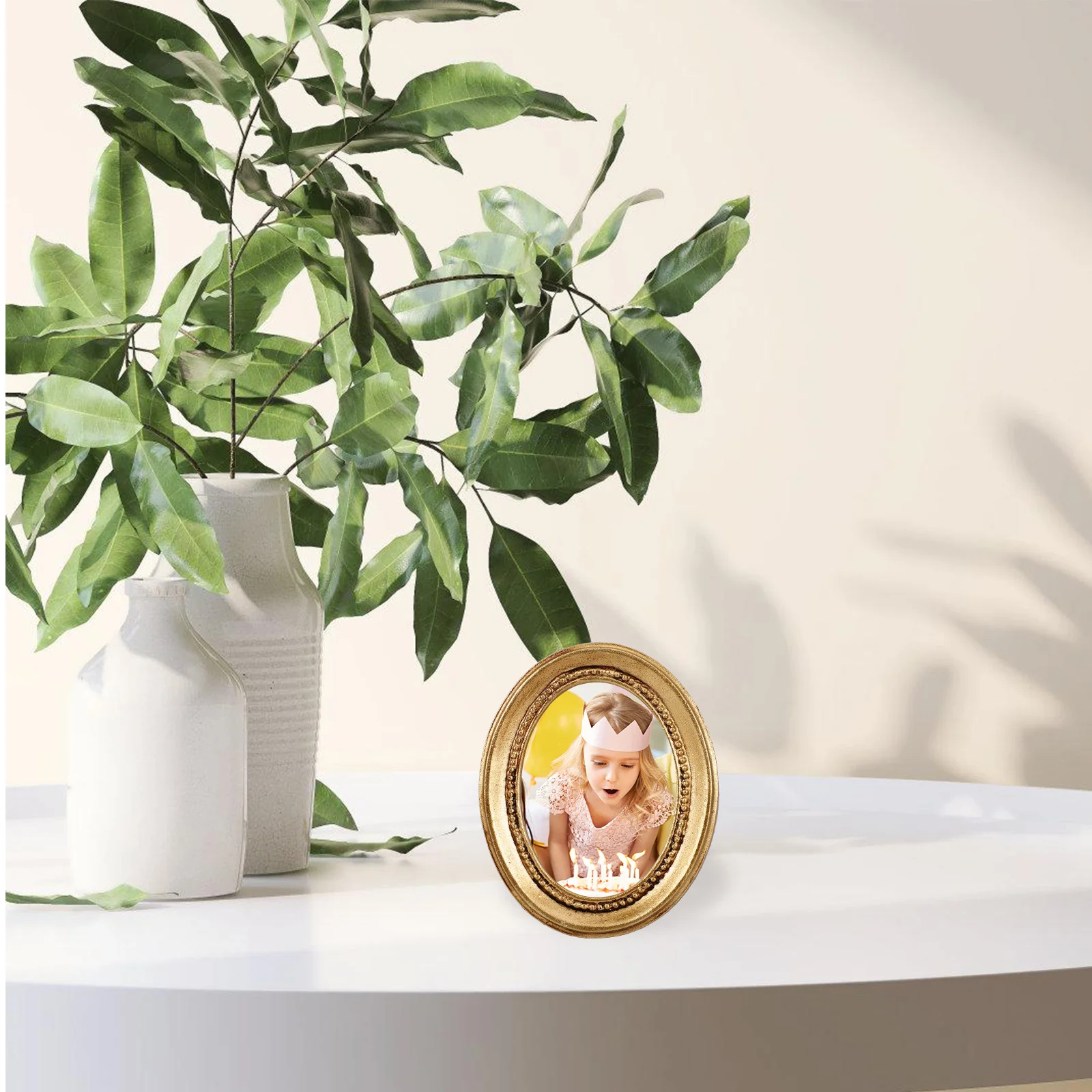 

Display Photo Frame Vintage Wall and Tabletop Picture Frame Resin Hanging Frame for Home Decor Desk Accessories