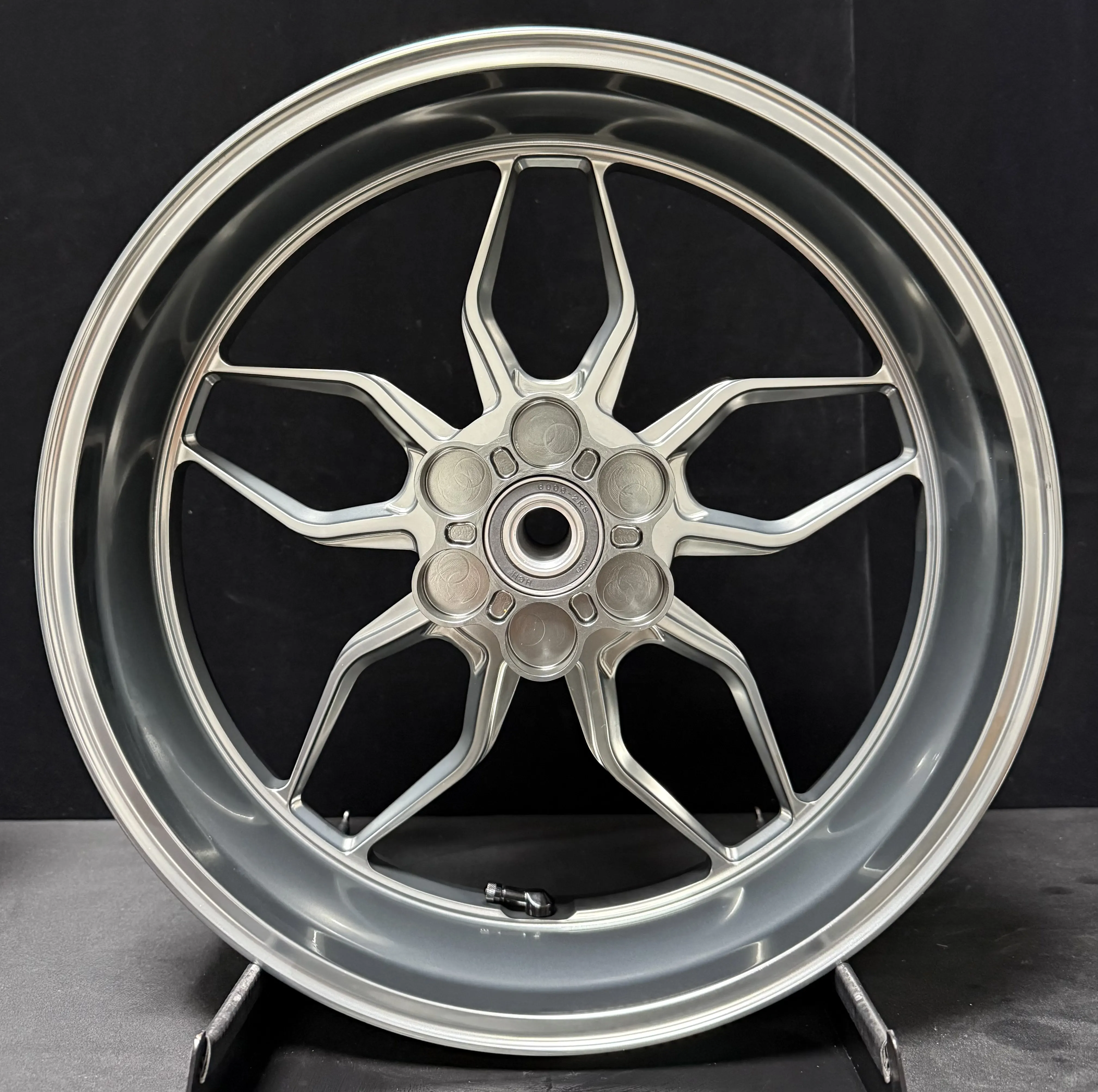 Custom for CFMOTO 675NK/675SR Forged Wheel Hubs CNC Aluminum Custom Modified Motorcycle Parts Wheel Hub