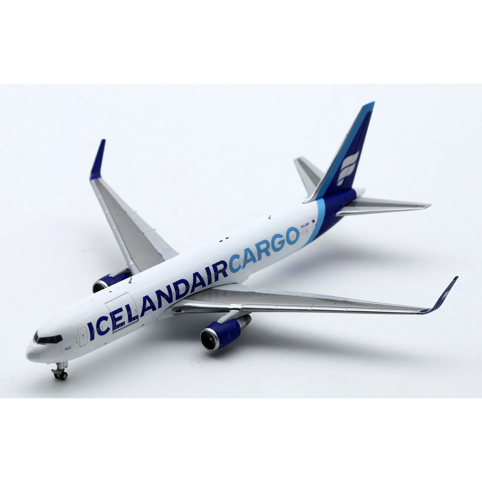 XX40172 Alloy Collectible Plane Gift JC Wings 1:400 Icelandair Cargo Boeing B767-300ER Diecast Aircraft Model TF-ISP With Stand