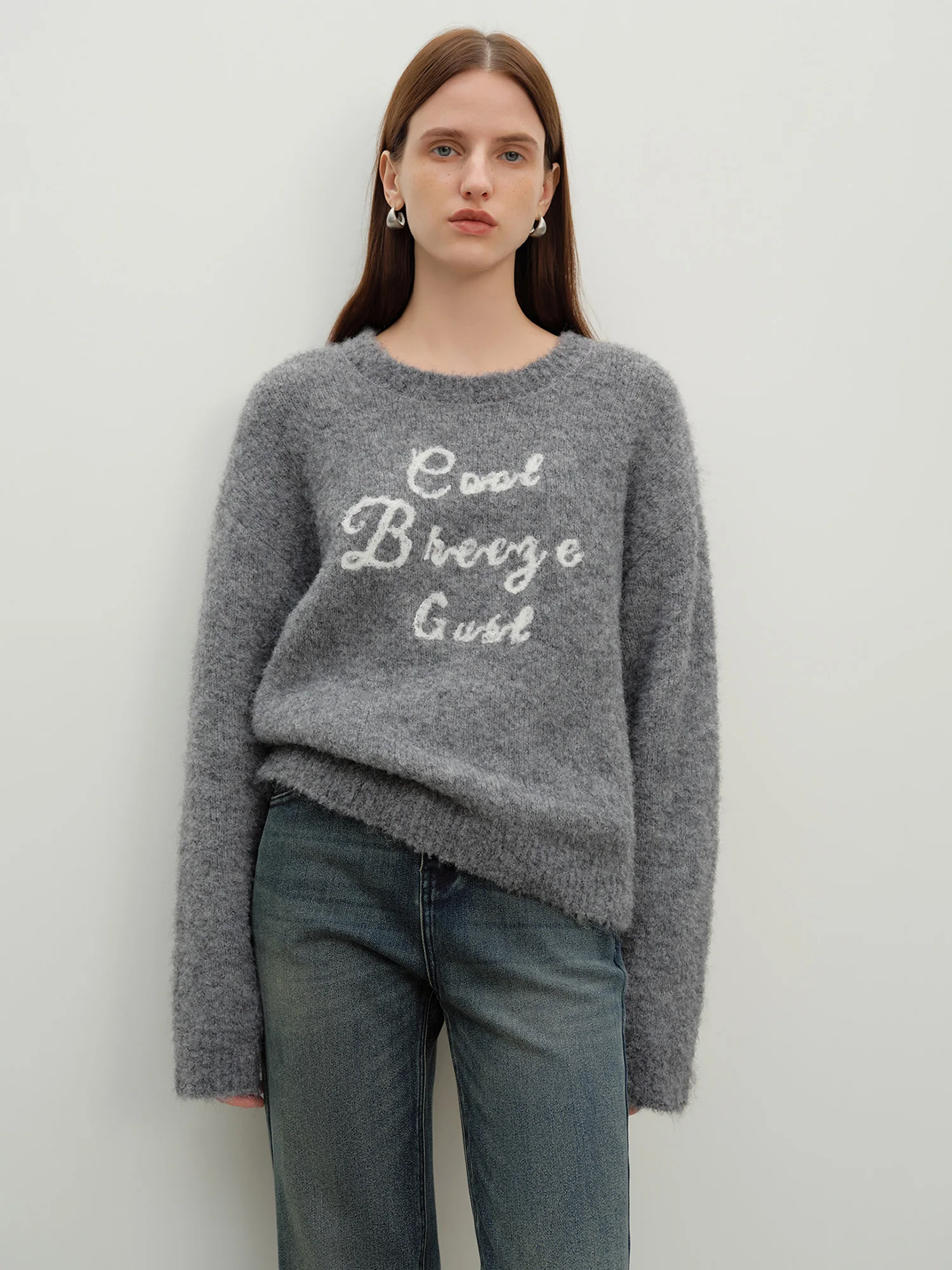ZIQIAO LightWarm Petite Women Color Block Lettering Knit Circle Pattern Crew Neck Drop Shoulder Sweater 2025 Winter New Arrival