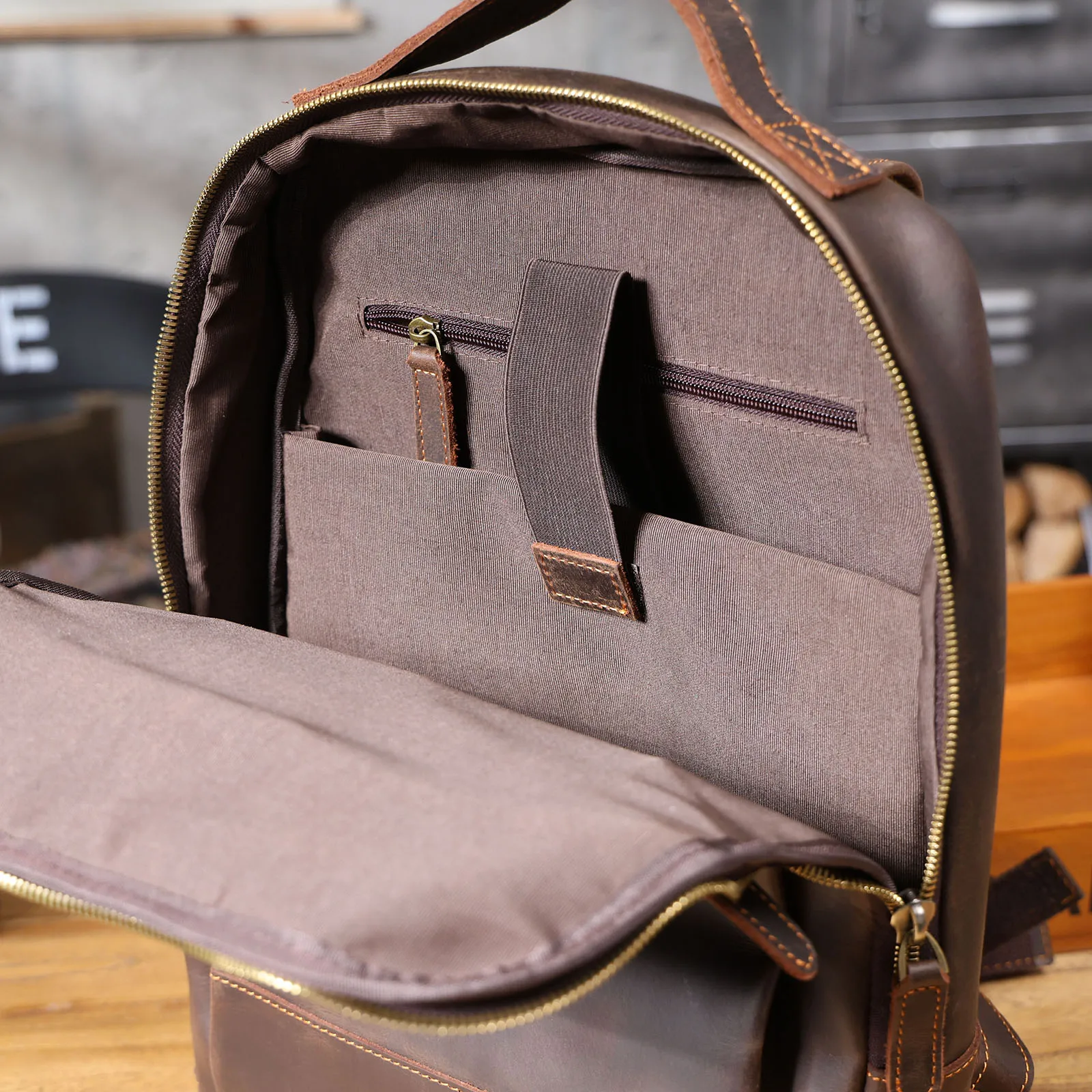 S.WORKER Vintage Echtleder-Rucksack 16“ Laptop-Tasche Crazy-Horse-Leder Schultasche Outdoor-Reise-Weekender-Schultertasche – Detail 14