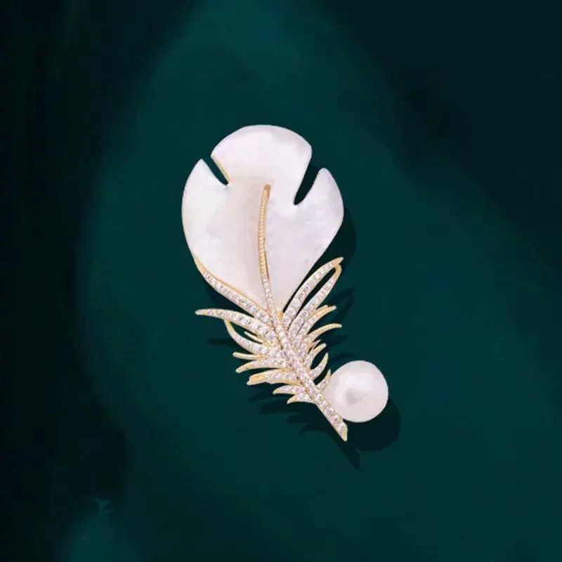 موضة كريستال شل ريشة بروش دبابيس للنساء الفاخرة الأبيض اللؤلؤ الذهب اللون هدايا حفلات الزفاف الملابس والاكسسوارات #6