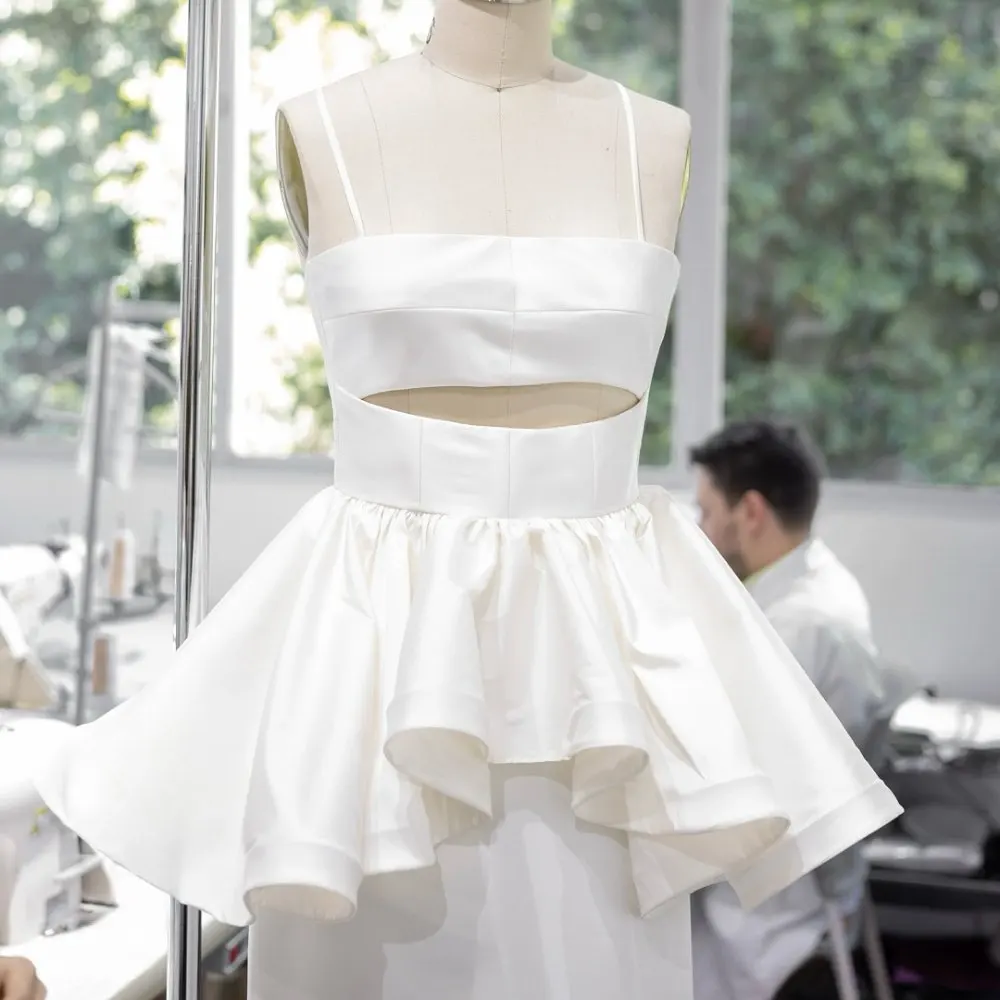 

White Satin Cut Out Top with Criss‑Cross Lace‑Up Back and Ruffled Hem – Sexy Strapless Bodysuit Party Wedding Prom Evening Wear