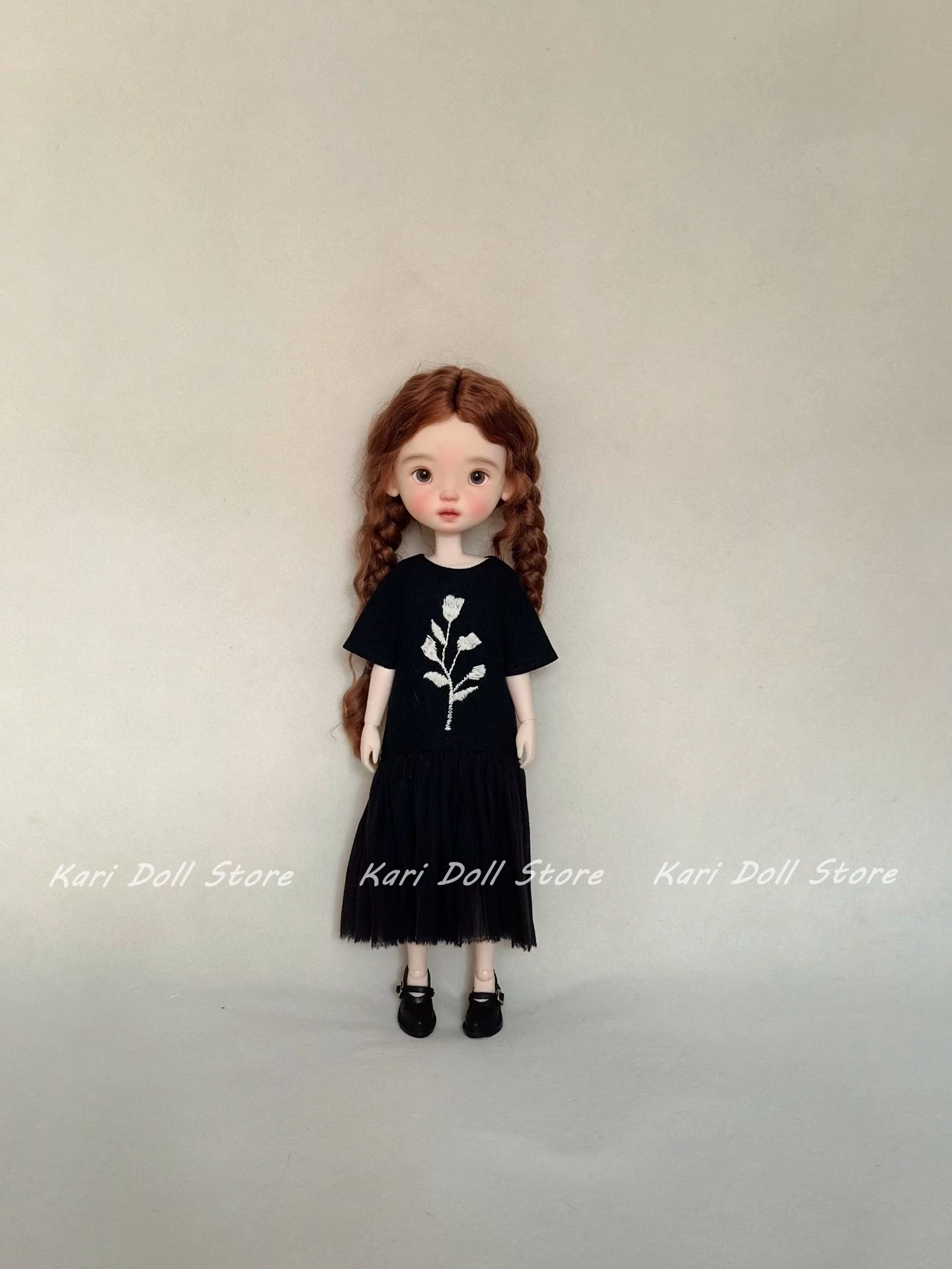 ملابس دمى كاري وفستان 2025 فستان زهري أسود مطرز لدمية Landazz Landoudou #2