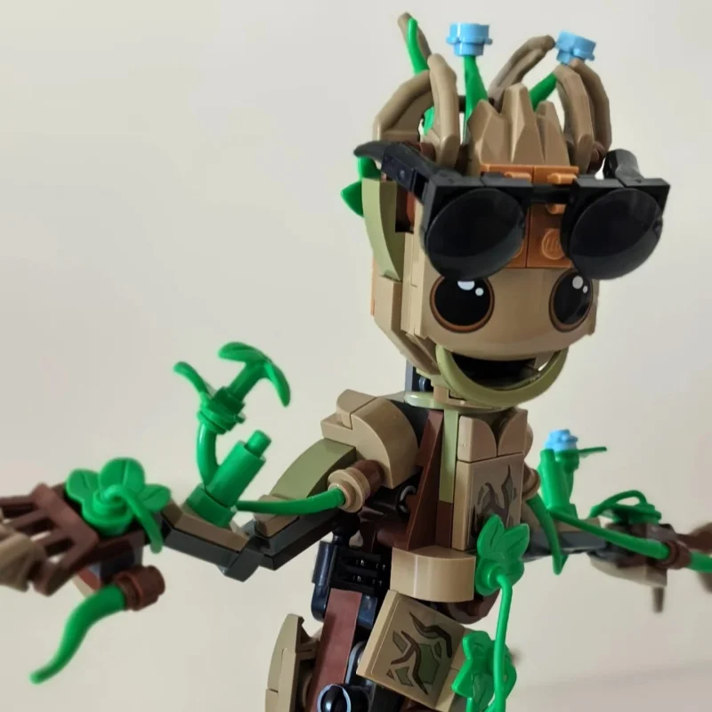 

2025NEW In Shock Super Heroes Marvel Dancing Groot Animated Toy Figure Guardians of The Galaxy Character Toy for Boys and Girls