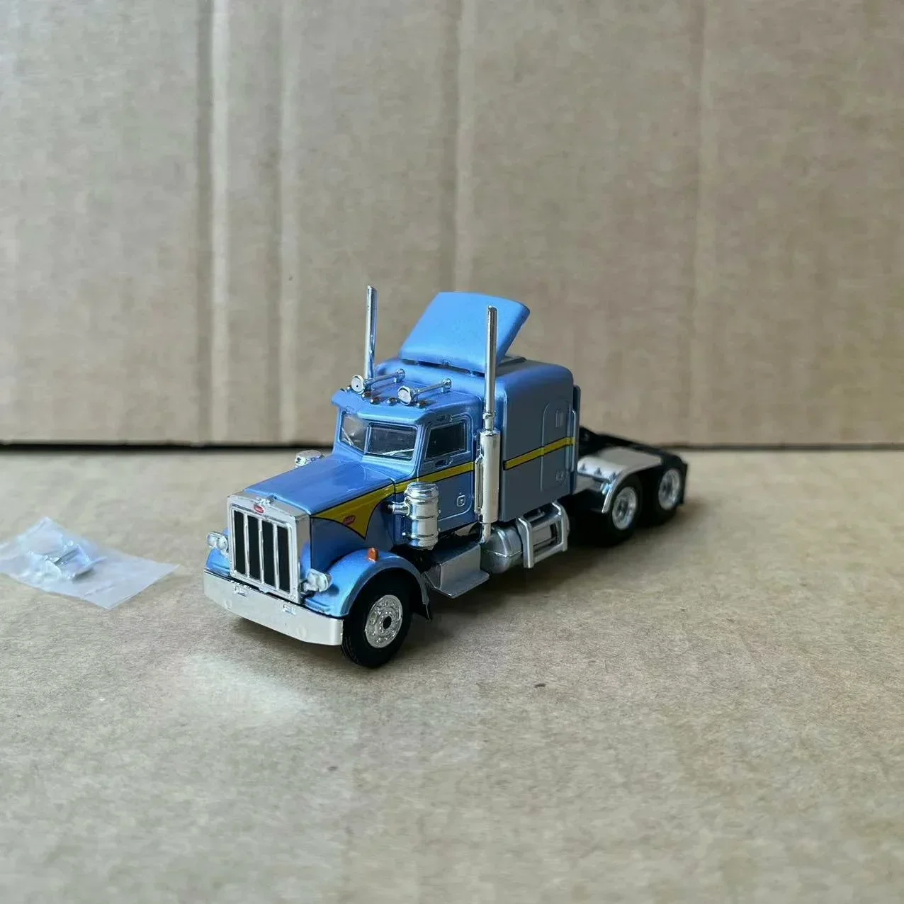 1:87 HO Peterbilt 359 Truck Trailer Head Plastic Car Model Toy Collectible