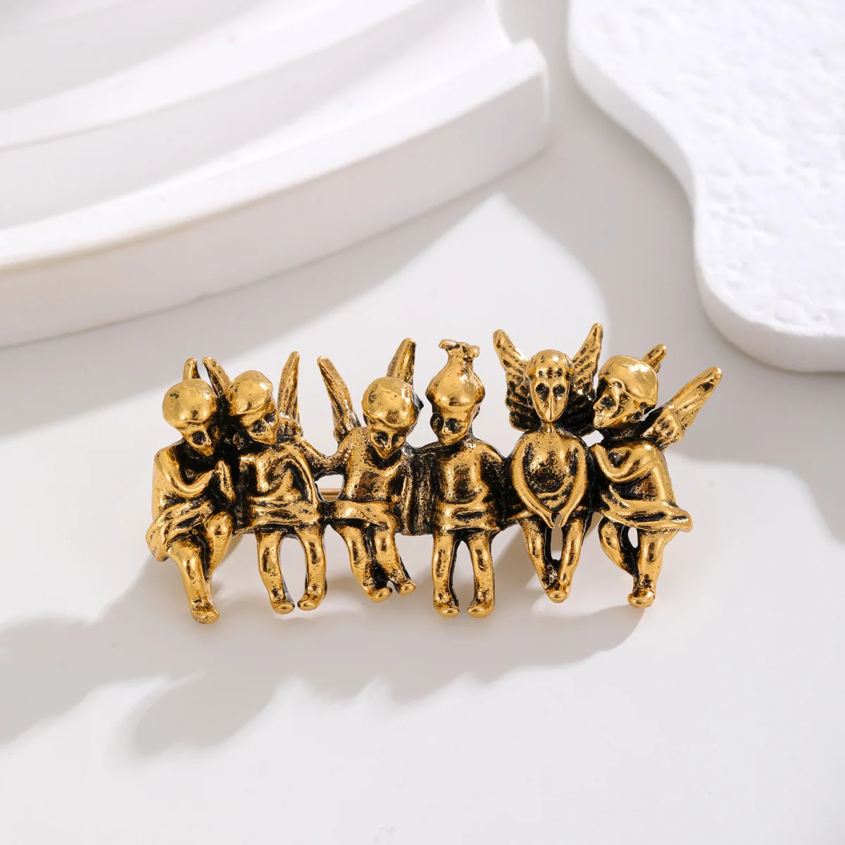 Vintage Angels Brooches for Women Lucky Angels Figure Party Casual Office Pins Gifts