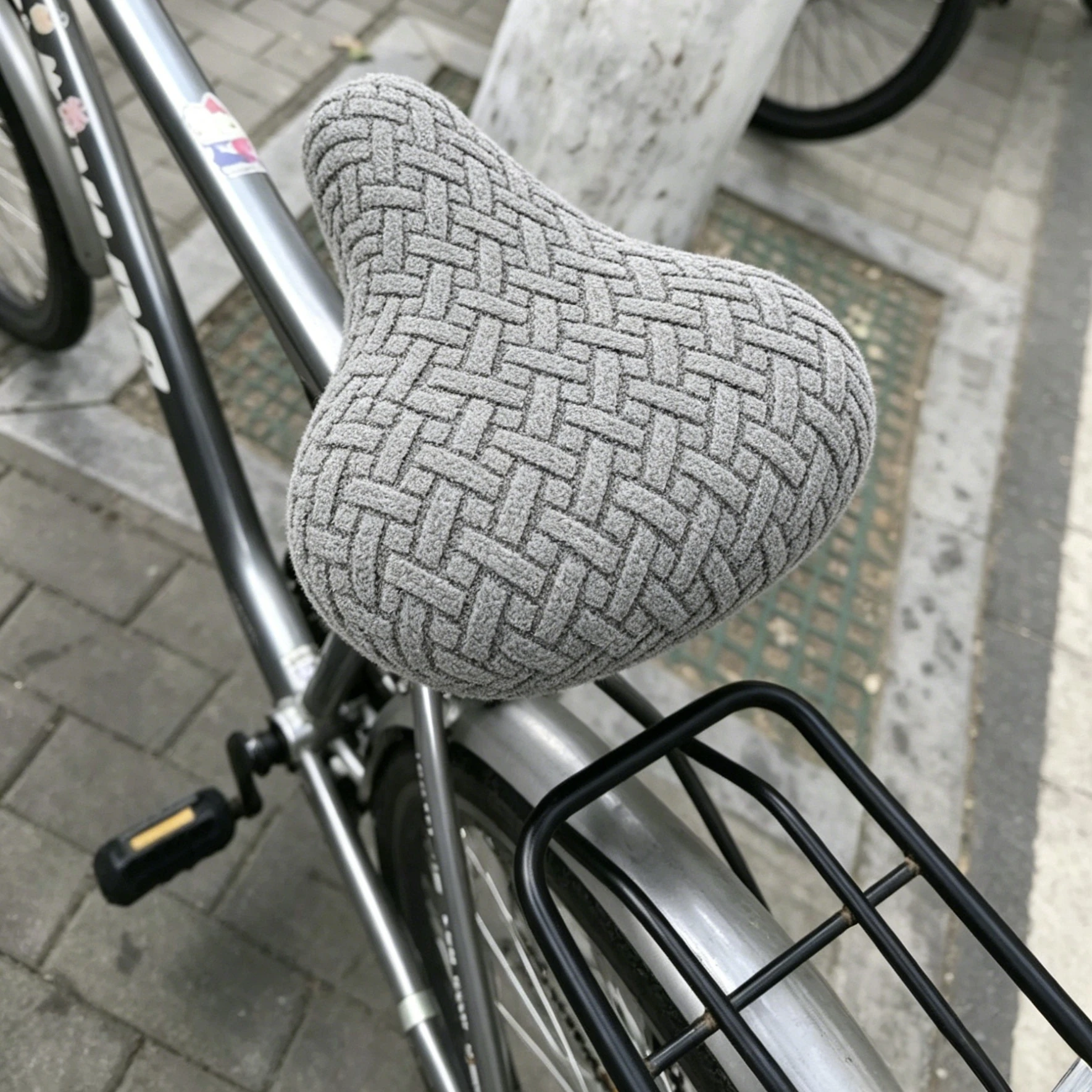 capa-universal-para-bicicleta-de-pano-grosso-para-quatro-estacoes-confortavel-respiravel-e-antiderrapante-para-bicicletas-de-marcha-Unica