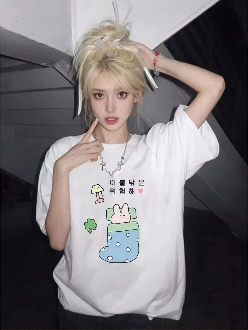 Korean-style Creative Short-sleeve T-shirt Featuring Hand-drawn, Minimalist Character Art—quirky and Cute Unisex Tops Clothing