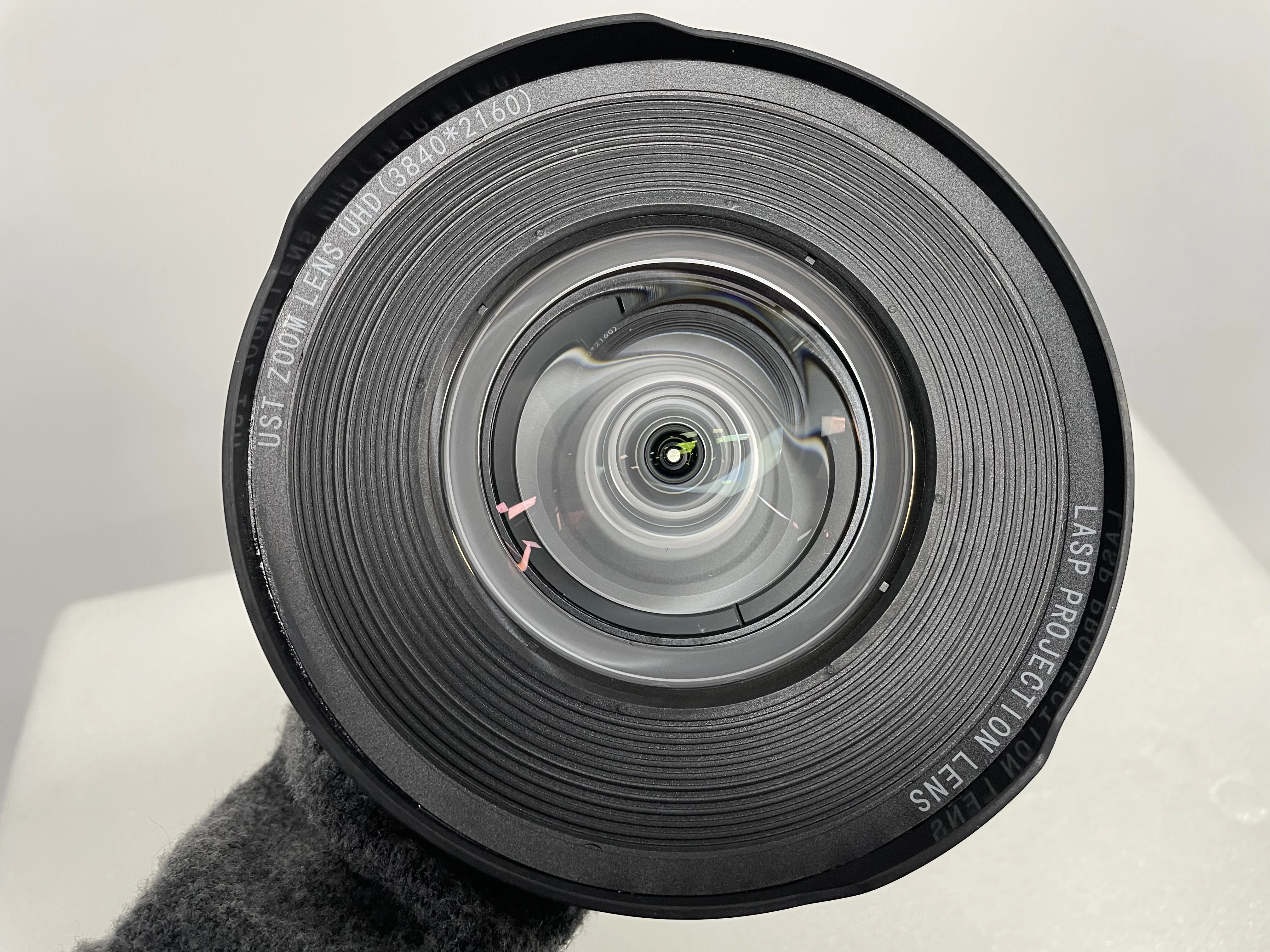 0.35 Ultra Short Throw Projector Lens Manual Focus Zoom Suitable All 0.67DMD Chip DLP Projector