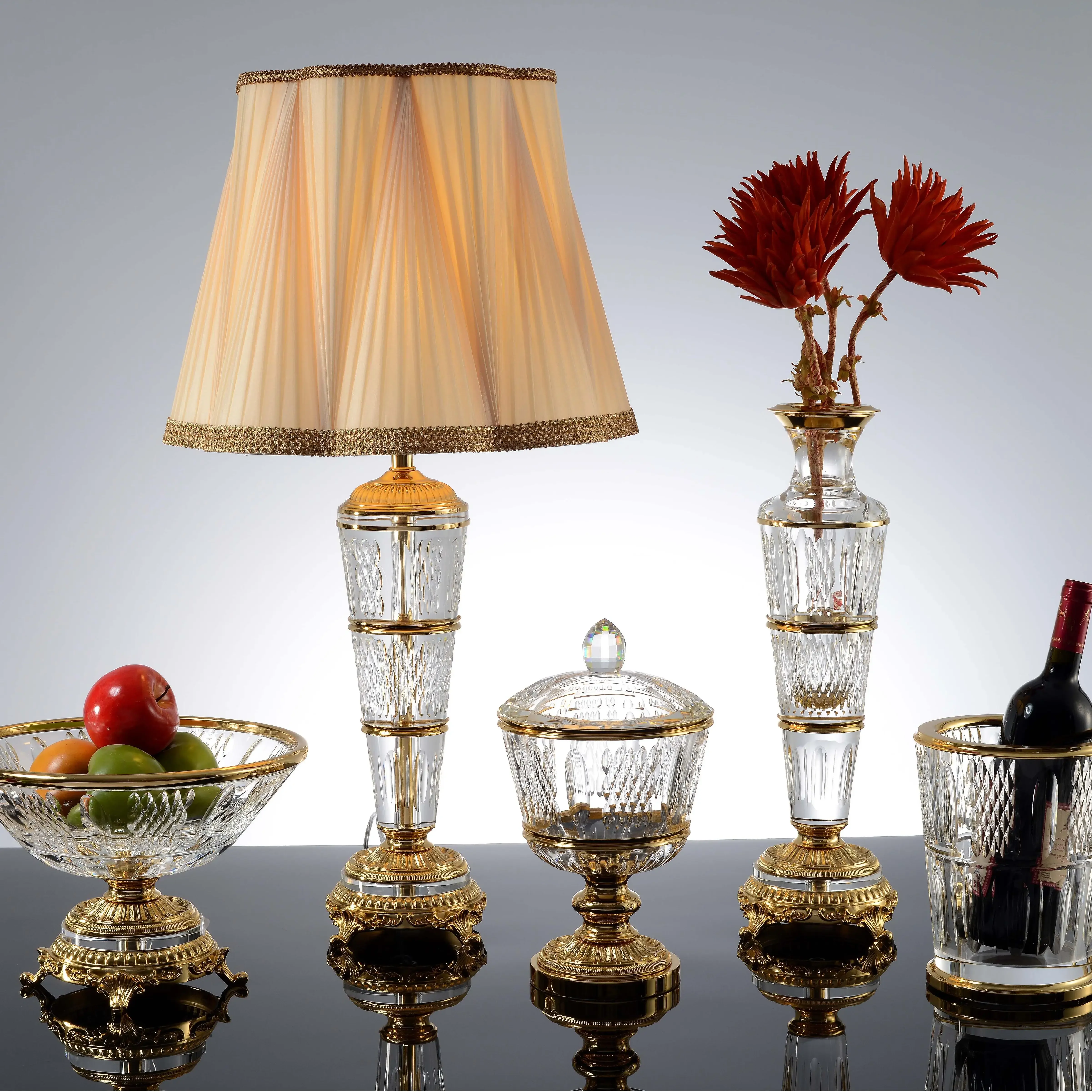 Simple design European dining table home decoration, gold-plated base elegant crystal modern living room luxury vase