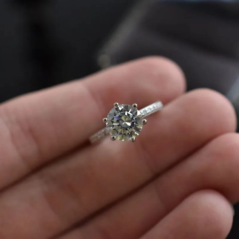 

Designer jewelry 18K white gold plated VVS1 D color 2ct moissanite diamond six-prong setting ring wedding accessories for women
