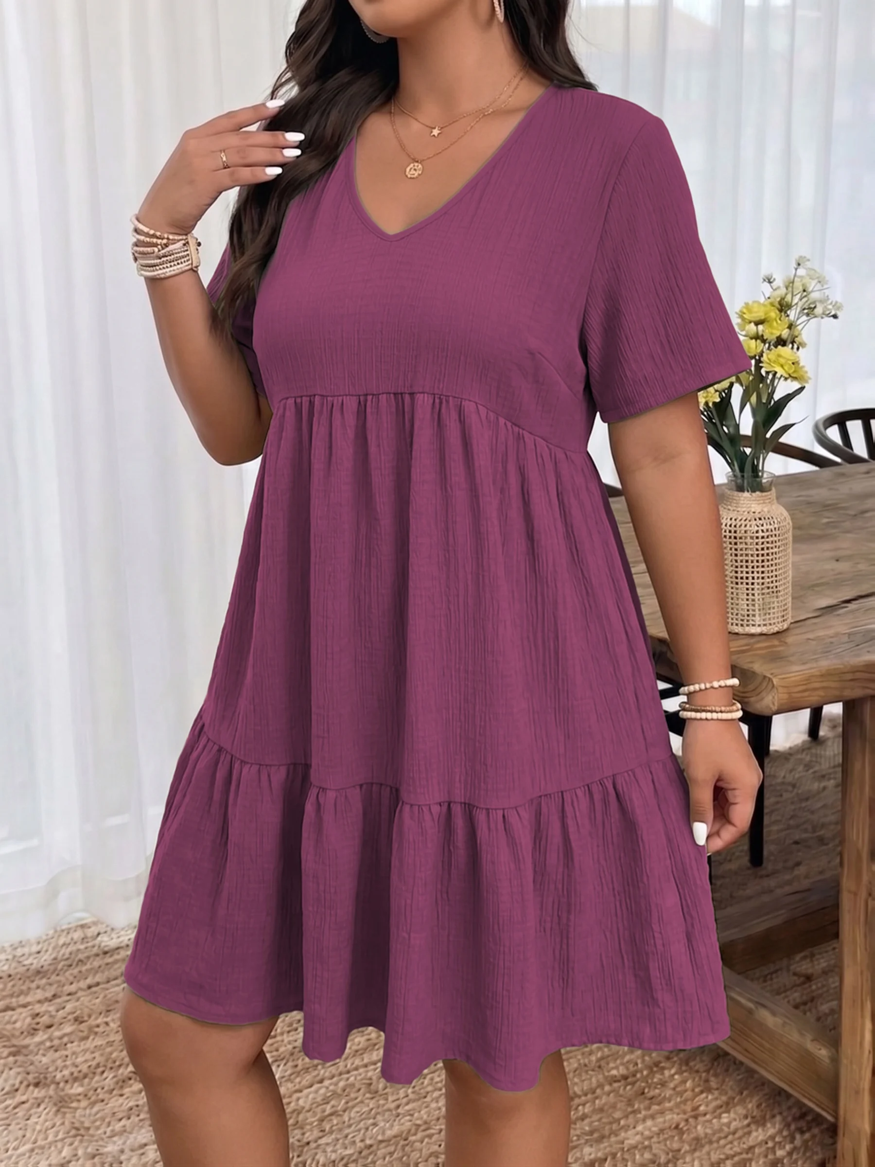 Stilvolles Plus-Size-Damenkleid mit V-Ausschnitt und Stufenrock für Alltagseleganz – Detail 18