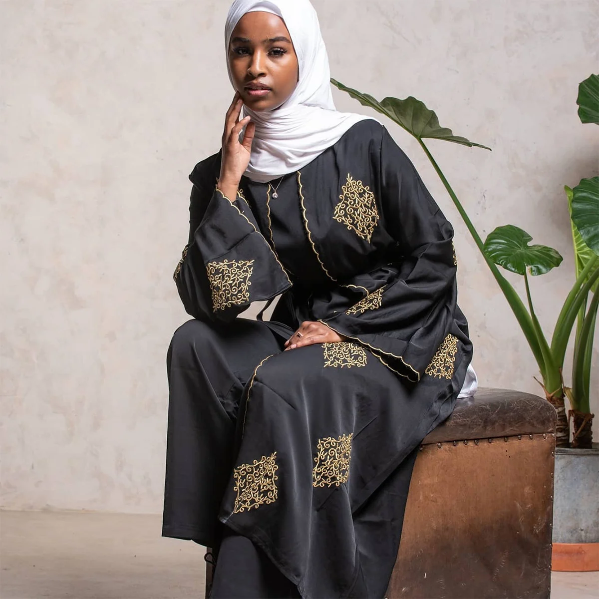 

Black Abaya For Women Dubai Muslin Islam Arabic Women's Gold Thread Positioning Embroidery Cardigan Dubai Robe Women Clothing