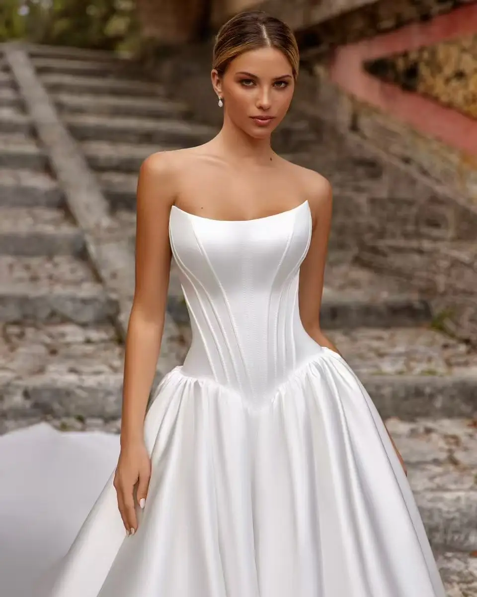 Strapless Square Neck Satin Ball Gown Wedding Dress Pleated Corset Bridal Gown Cathedral Train Custom Size Custom Made Vestidos