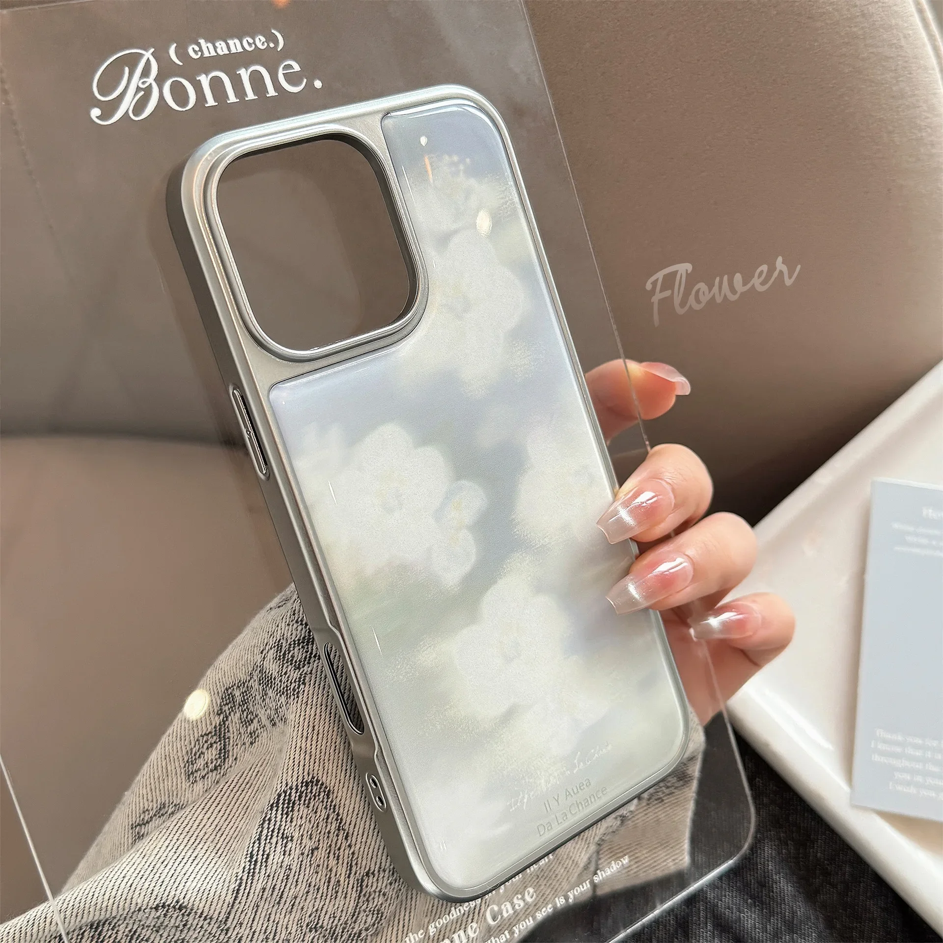 Ins نمط ضبابي الزهور البيضاء جراب هاتف آيفون 17 16 15 14 12 13 11 برو ProMax زائد X XR غطاء هاتف مقاوم للصدمات