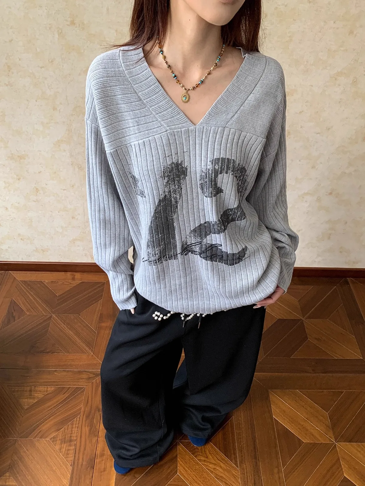 

American Retro V-Ne Knitted Sweater Loose Texture Slimming Casual Overhead Top for Men And Women in Autumn