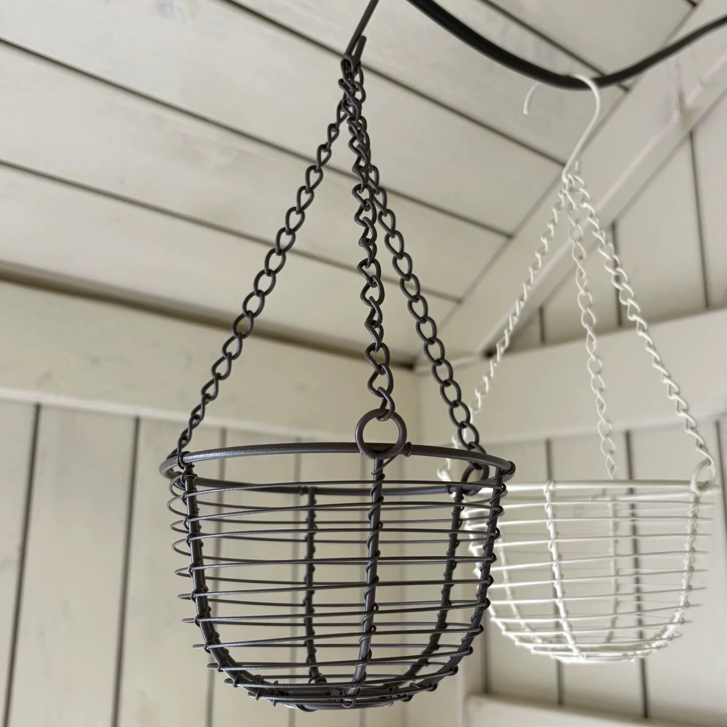 

Проволочная подвесная корзина с цепочкой, круглый металлический держатель для растений, доступна в коричневом и белом цвете