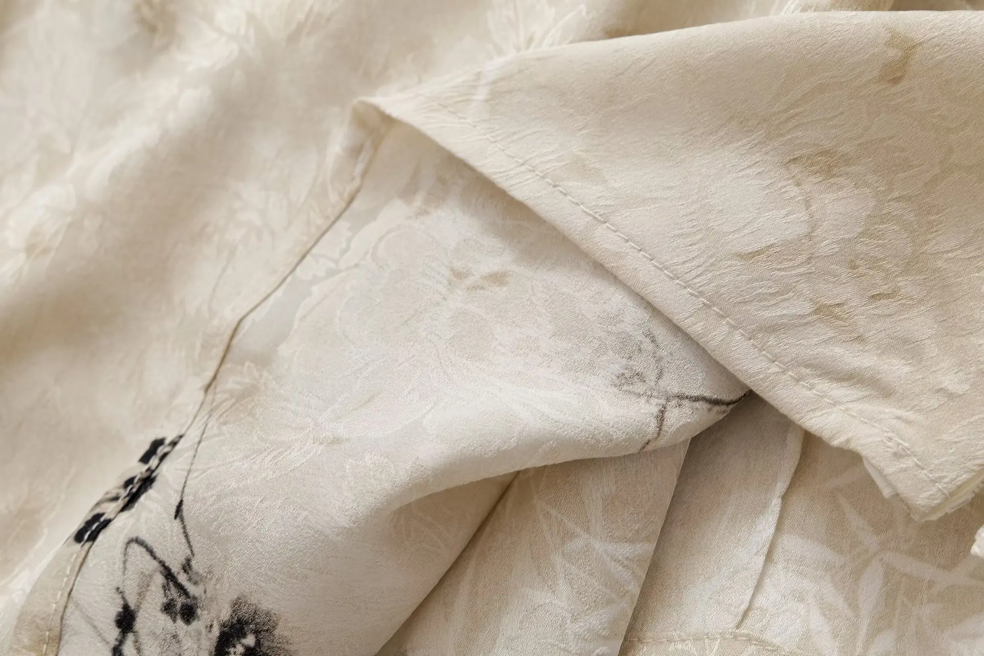 جديد النمط الصيني شيونغسام مزاجه الرجعية زي النمط الصيني فتحة مائلة زر مطبوعة مزاجه قميص