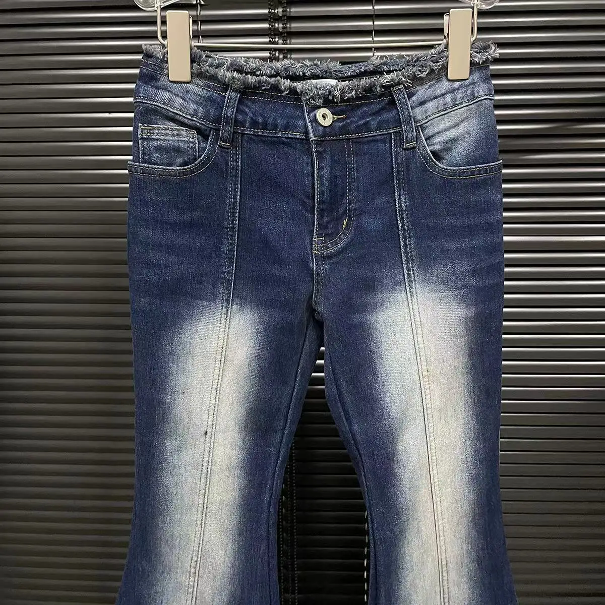 Jeans svasati blu retrò donna 2024 estate nuova moda bordo grezzo Slim pantaloni Casual in Denim pantaloni Streetwear Vintage Chic