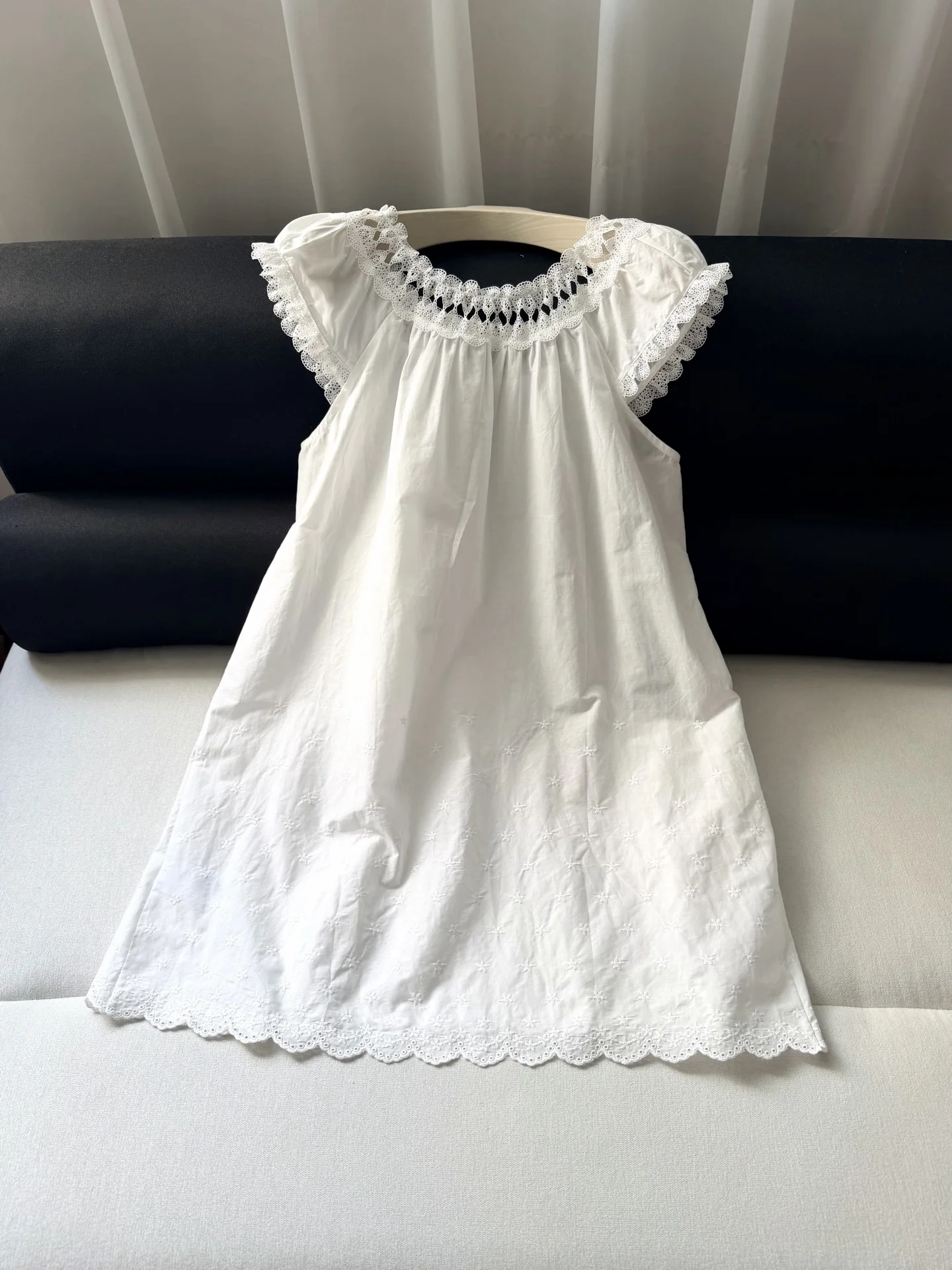 

Lace Spliced Women White Dress Embroidery Round Neck Short Sleeve Loose Female Cotton Mini Robe