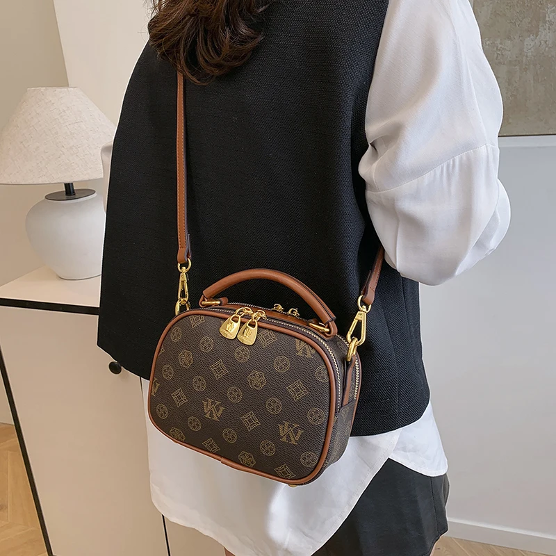 

Stylish Women's Leather Crossbody Bag By Famous Designer Elegant Classic Luxury Brand Handbag For Fashionable Ladies