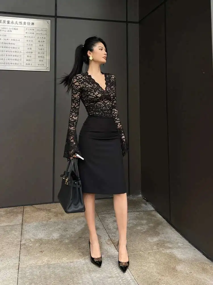 Sexy Lace Horn Long Sleeved Design T-shirt For Women Tshirt Autumn Slim Top Base Mesh Lace Sheer Hot Sexy Women Tops YDY7