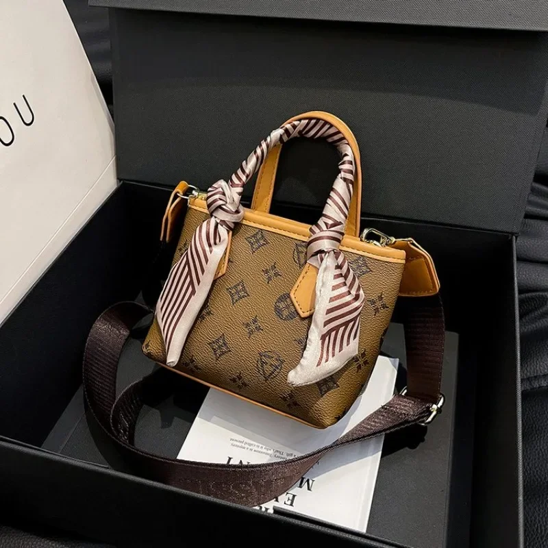 

Elegant Casual High-End Diaper Bags For Ladies Parisian Trendy Messenger Bag Simple Crossbody Bag Fashionable Tote Bag Luxury