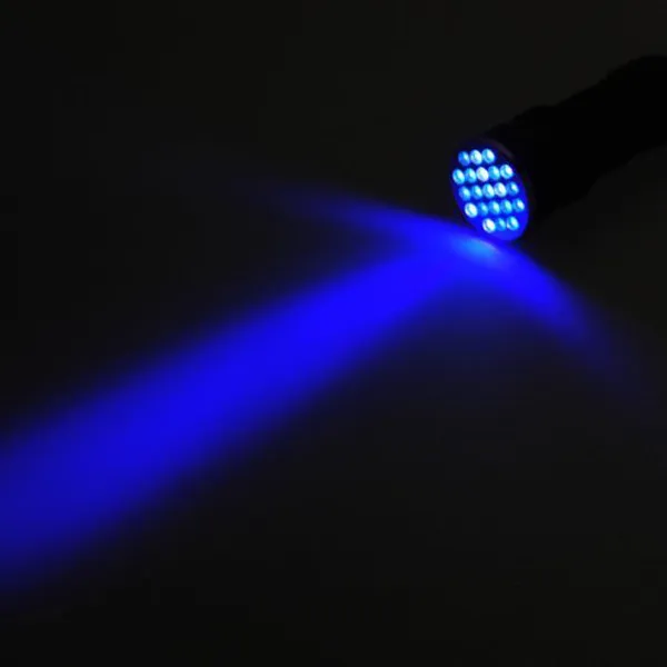 lanterna-de-luz-negra-a-prova-d'agua-com-21-leds-de-395-nm-para-deteccao-de-falsificacoes-inspecao-de-dinheiro-e-documentos