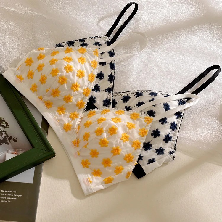 

Comfortable Floral Embroidery Bra with Steel Ring Thin Gathered Style Underwear for Teenage Girls U-Neck Fixed Strap