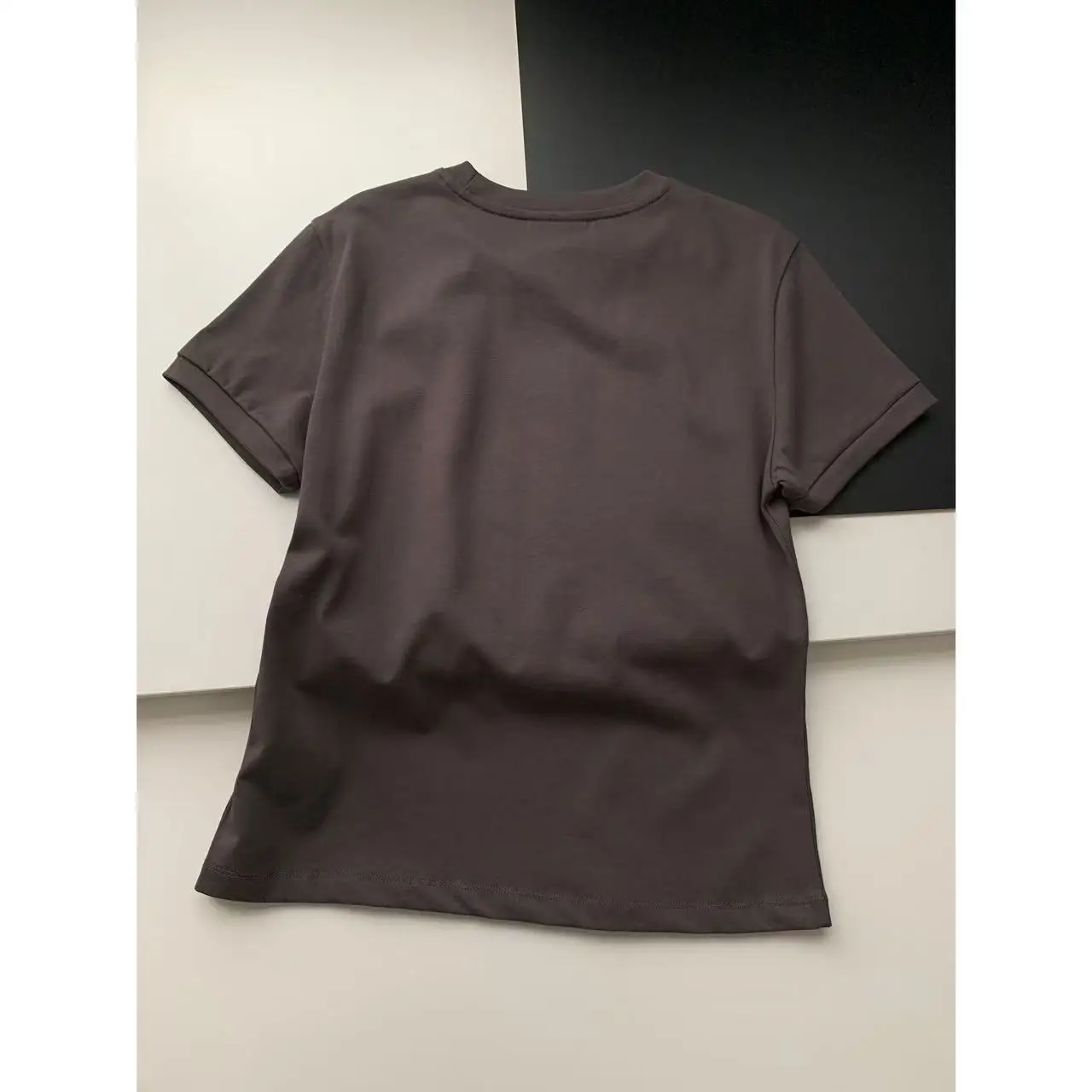 T-shirt KAILE primavera estate slim fit con simpatico cucciolo stampato e design di capelli ricci in ort Sve Street Sle