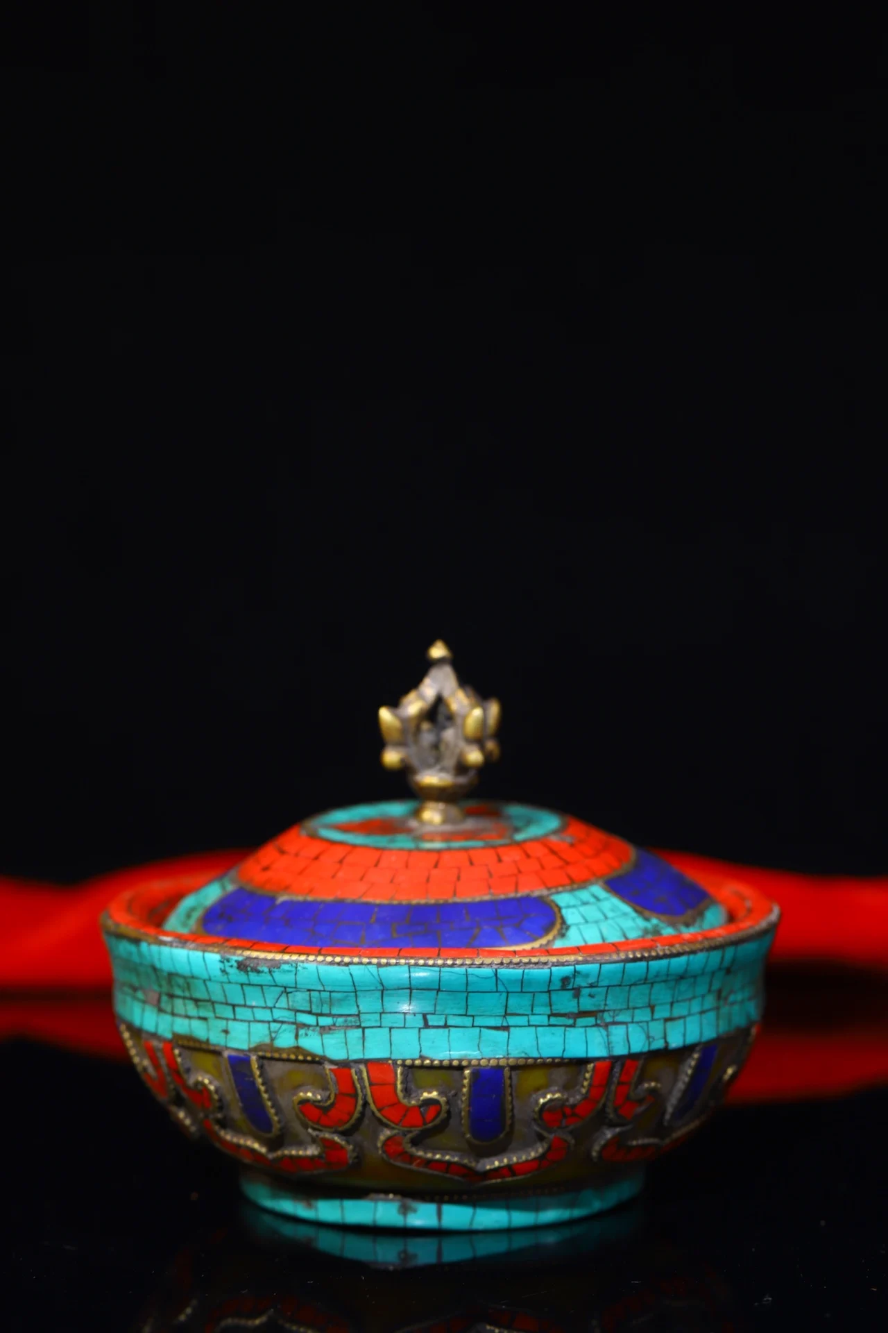 

5"Tibetan Temple Collection Old Beeswax Mosaic Gem Turquoise Buddha Bowl Prayer Bowl Amulet Worship Hall Town house Exorcism