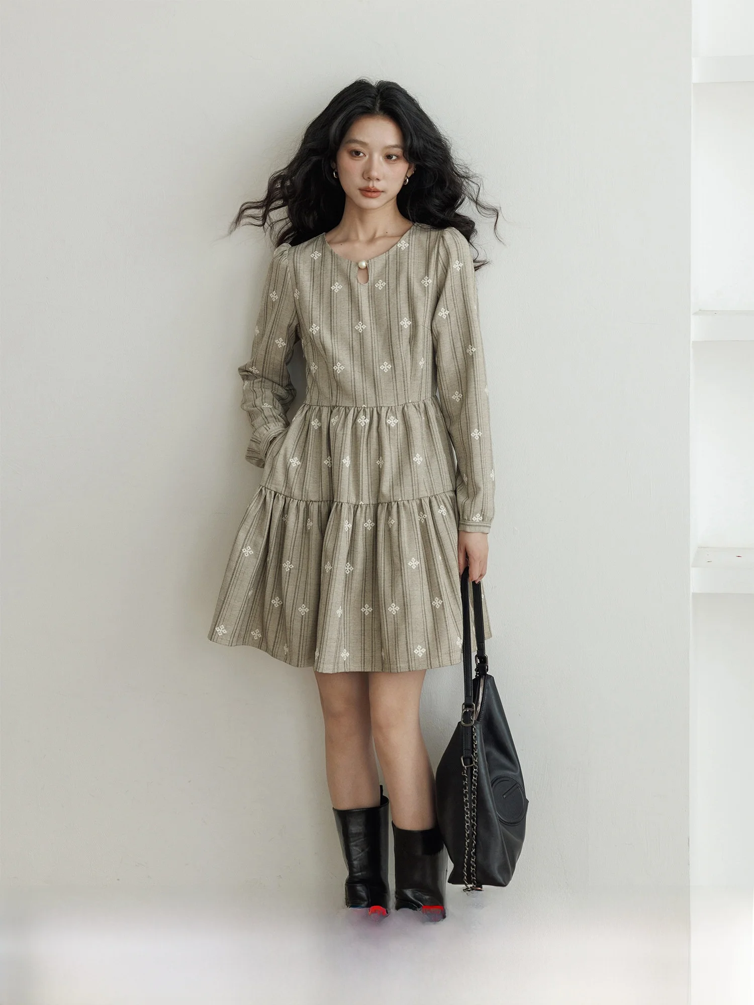 

Весенняя женская классическая юбка А-силуэта с вышивкой, в полоску, с завышенной талией, короткая