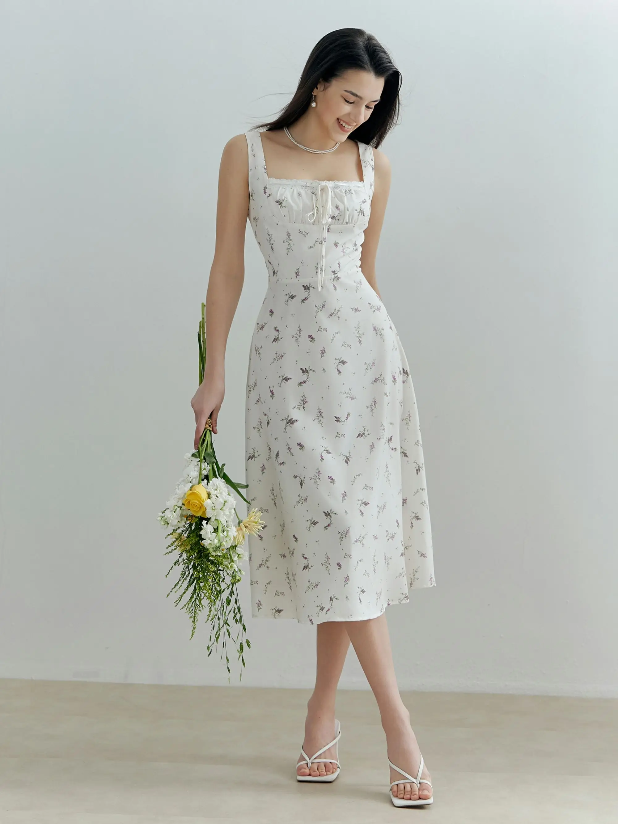 Robe d'été élégante pour femmes, imprimé Floral, blanc doux, à bretelles, épissure en dentelle, col carré, nœud papillon, robe de vacances à lacets