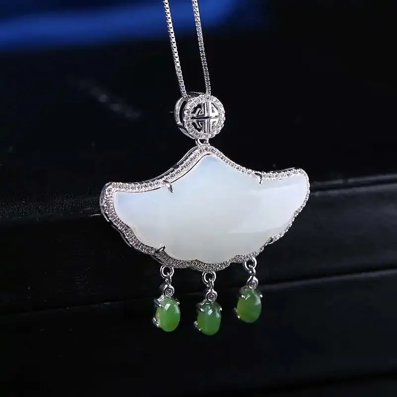 

Natural White Jade Chalcedony Ruyi Fan-shaped Necklace Tassel Fresh Vintage Clavicle Chain Banquet Jewelry for Women